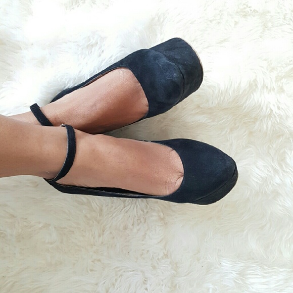 Black Sam Edelman wedge heel - SOLD - Picture 4 of 4