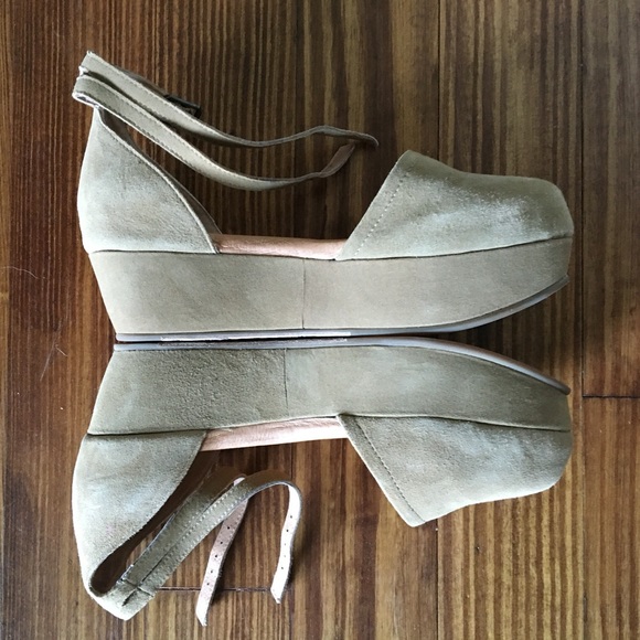 Gee Wawa tan platforms with double ankle straps