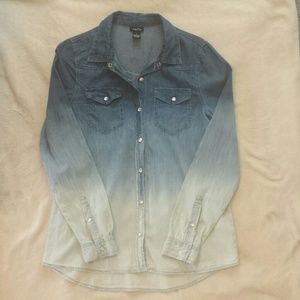 NWOT Ombre denim shirt with snaps