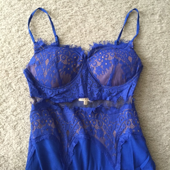 Royal Blue Maxi Lace Eyelash Long Dress - Picture 2 of 4