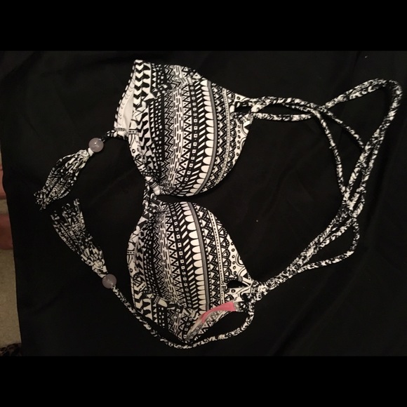 VS push-up swimsuit top