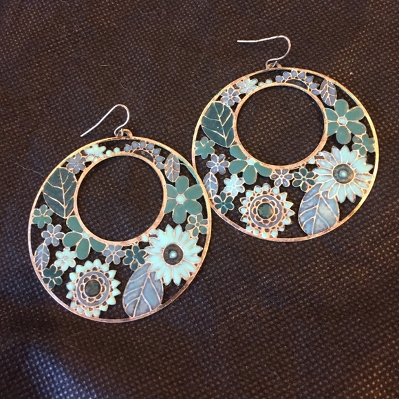 Wire earrings