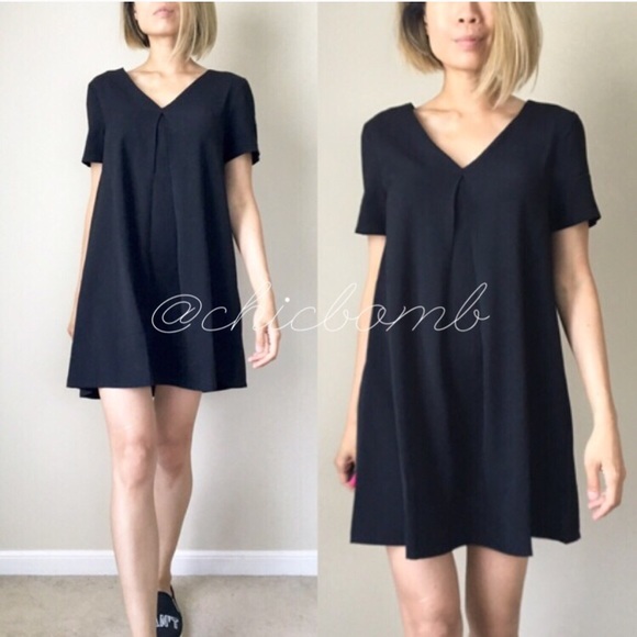 ✳️1hour sale lace up back Black midi dress - Picture 2 of 4