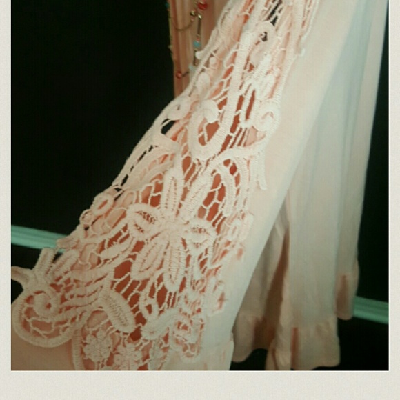 MUST GO SALE🎉🎉HP 🎉🎉Off the shoulder mini dress - Picture 4 of 4