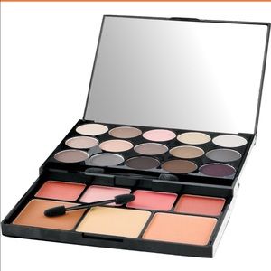 NYX make up palette