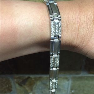 14k white gold and cubic tennis bracelet