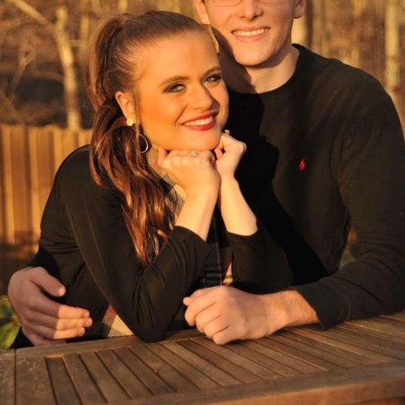 Meet the Posher, Nicole - Picture 4 of 4