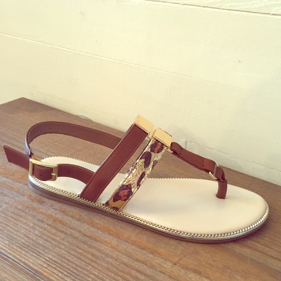 Leopard, brown leather and gold sandals!