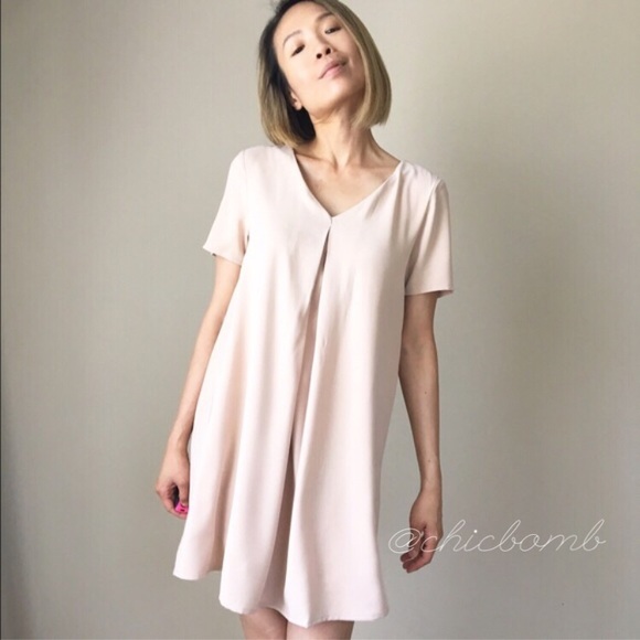 ✳️Nude Midi lace up down back dress. V back sexy - Picture 4 of 4