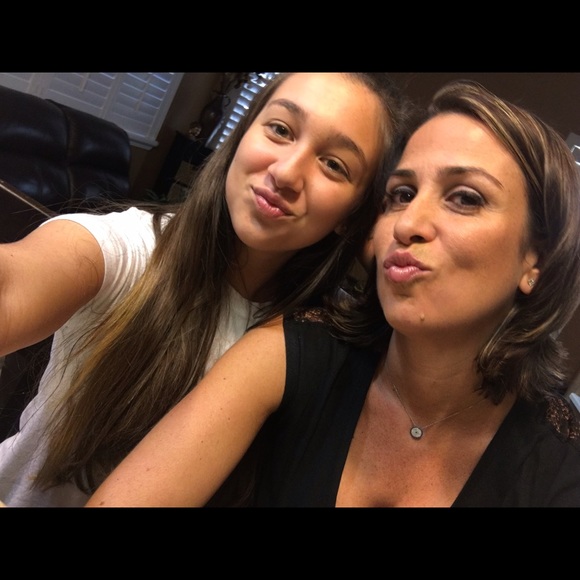 Meet your Posher, Marilyn - Picture 1 of 1