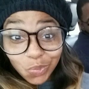 Meet your Posher, Stacy