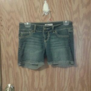 So denim shorts