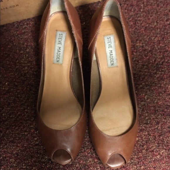 Steve Madden brown open toe wedge shoes
