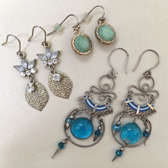 bundle of earrings!