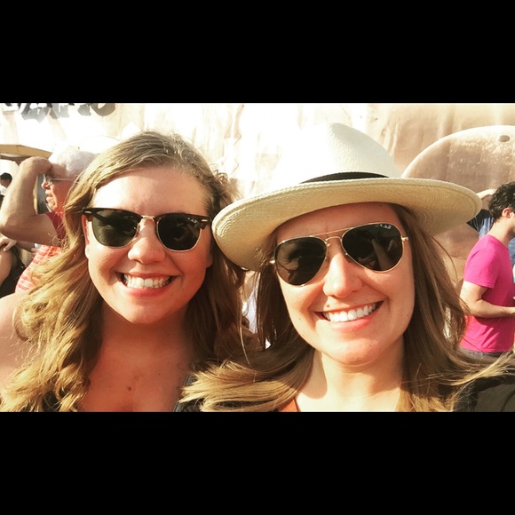 Meet your Posher, Kara - Picture 1 of 1