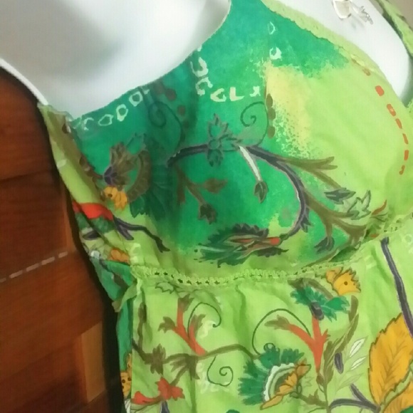 💚🍁Jungle print summer top M🍁💚 - Picture 3 of 4