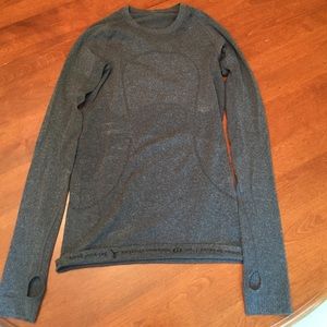 Long sleeve gray lululemon swiftly tech shirt
