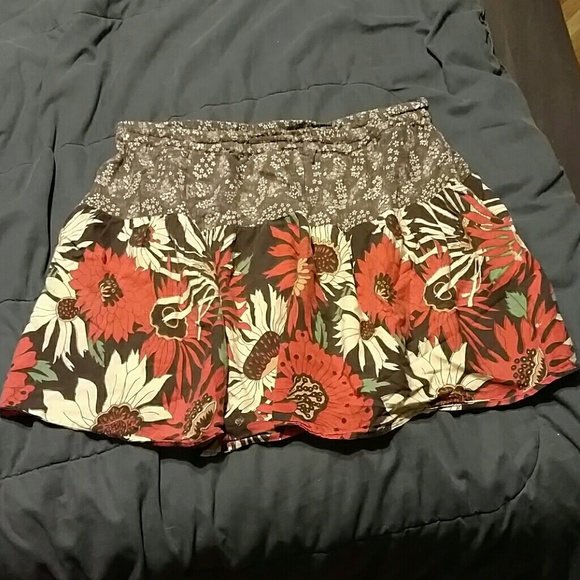 Floral mini skirt