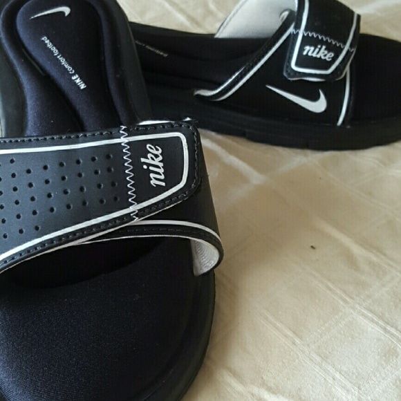 Nike flip flops