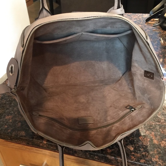 Fell in love with the purse but I don't use it. - Picture 3 of 4