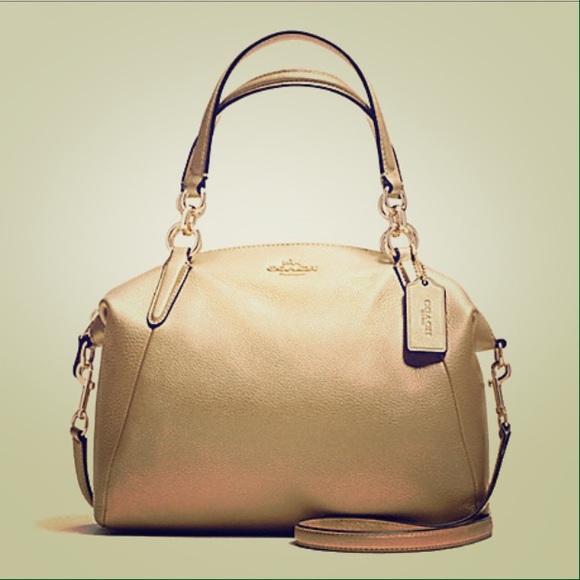 ✖️SOLD✖️ NWT Gold Small Kelsey by Coach