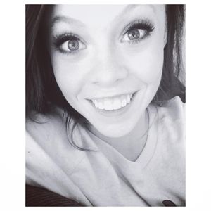 Meet your Posher, Lacie