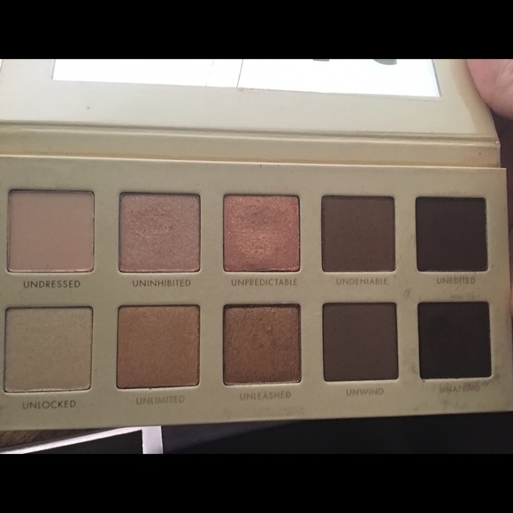 Lorac unzipped gold