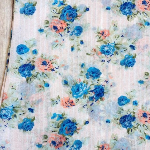 Floral Sleeveless Tank Top Camisole - Picture 3 of 4