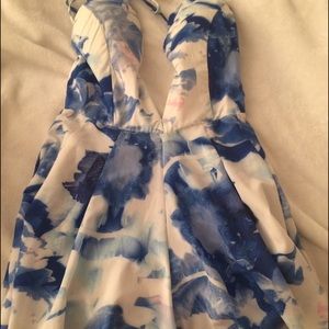 Etiquette Romper Size Small - image 1