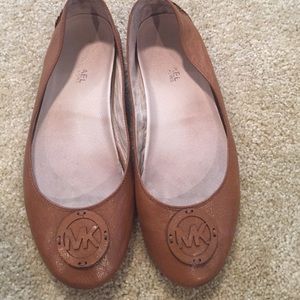 Michael Kors tan leather flats