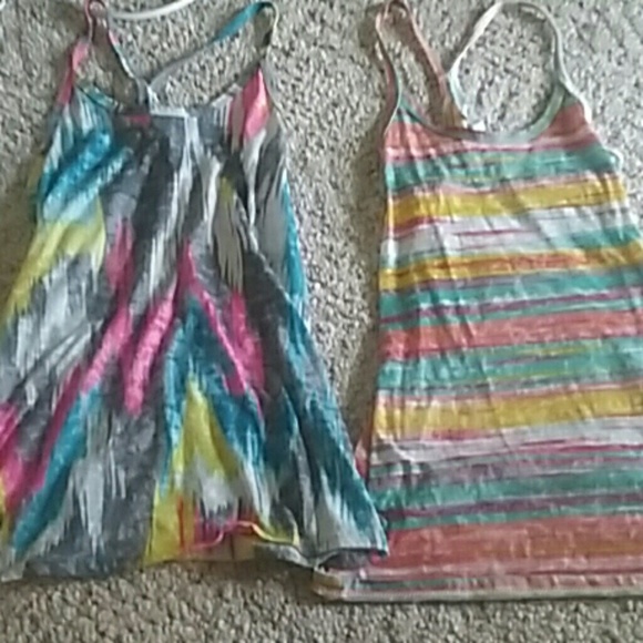 Two tangtops - Picture 1 of 2