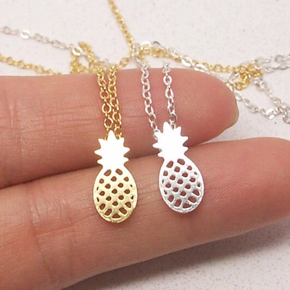 Dainty Pineapple Necklace - Picture 2 of 4