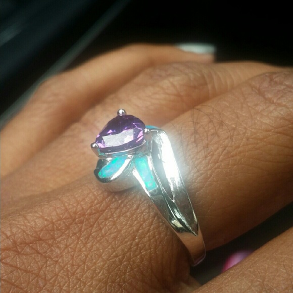 GORGEOUS AMETHYST & OPAL RING - Picture 2 of 4