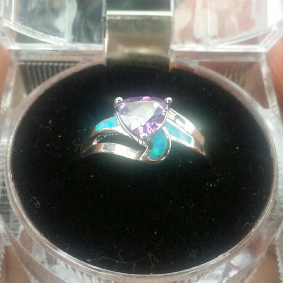 GORGEOUS AMETHYST & OPAL RING - Picture 4 of 4