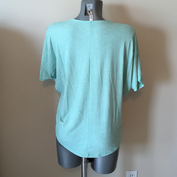 💋NWT mint green t-shirt💋 - Picture 4 of 4