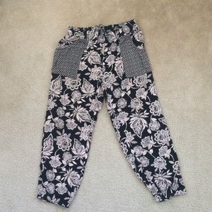 American eagle outfitters floral pattern joggers