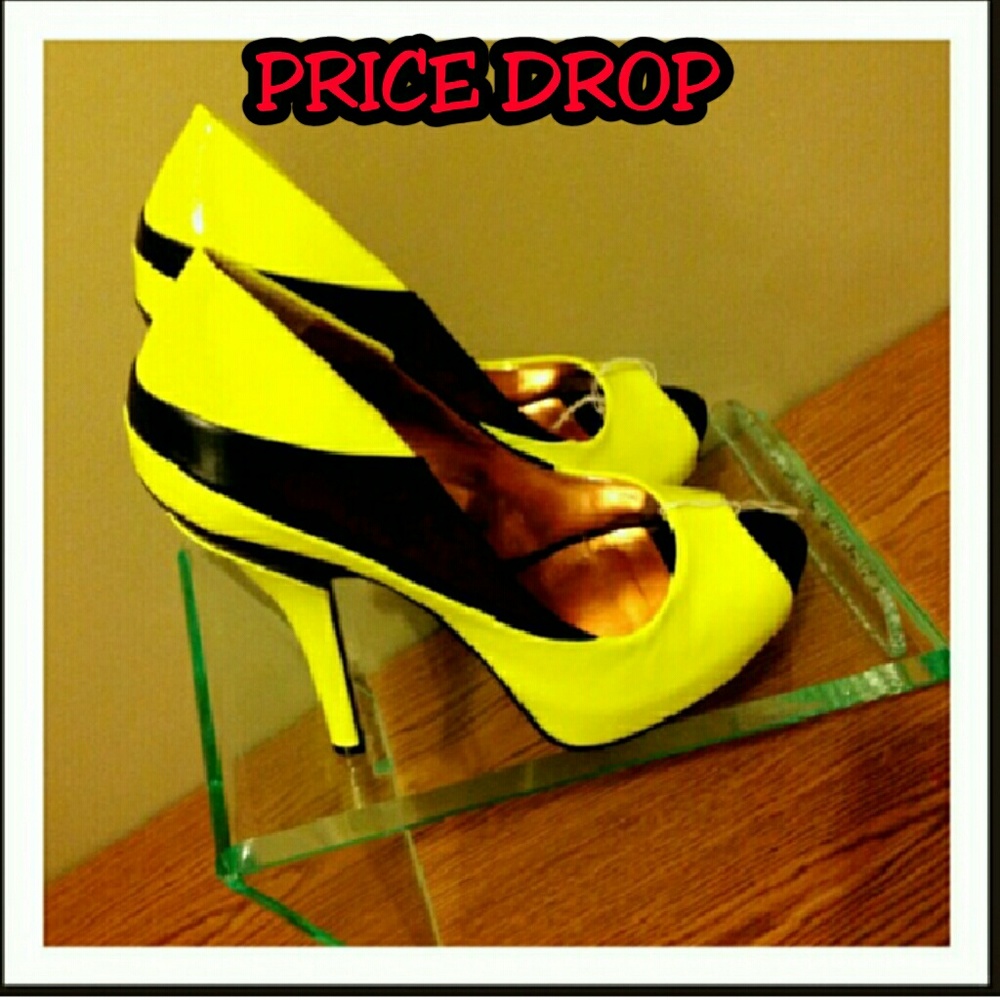 PRICE DROP- BCBG Blk/Neon Yellow Peep  toe pump