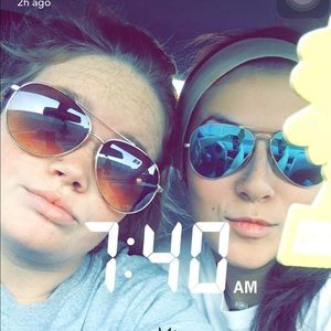 Meet your Posher, Emilee