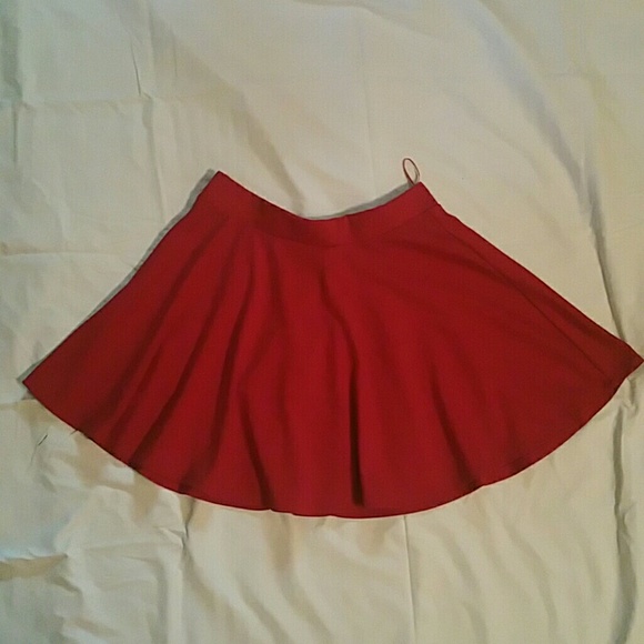 Deep Red Circle Skirt - Picture 1 of 2