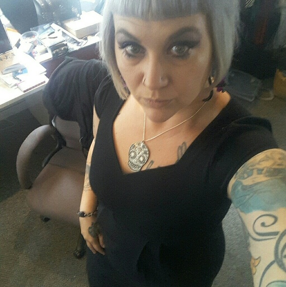 Meet your Posher, Allie - Picture 3 of 4