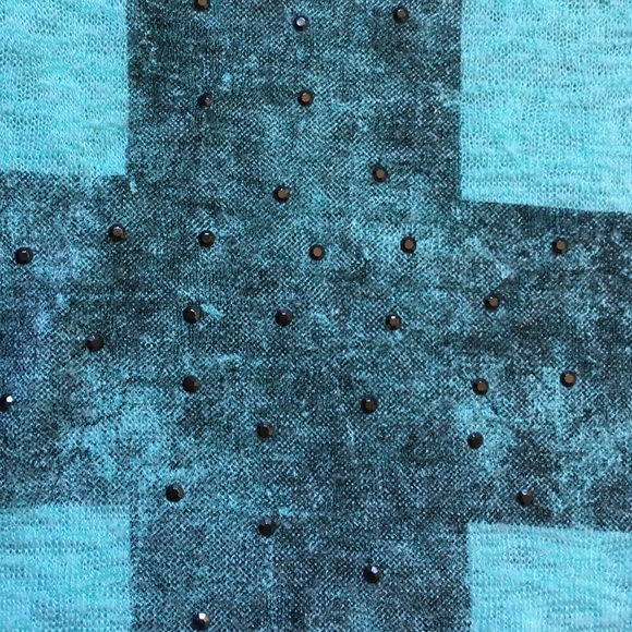 Top - Picture 2 of 3