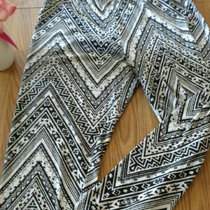 Black patterned leggings