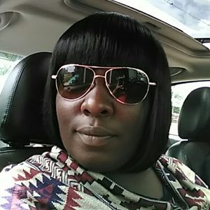 Meet your Posher, Dennise