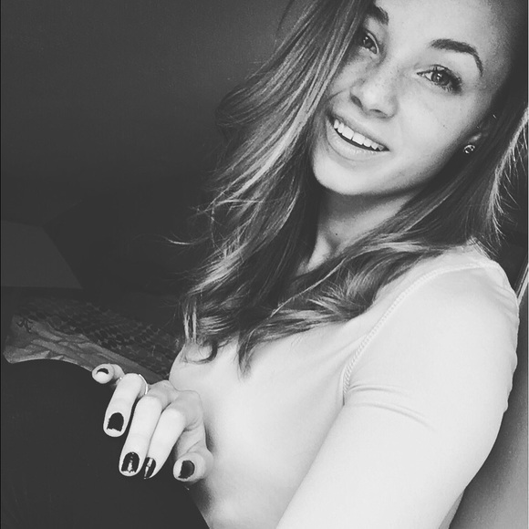 Meet your Posher, Hilary