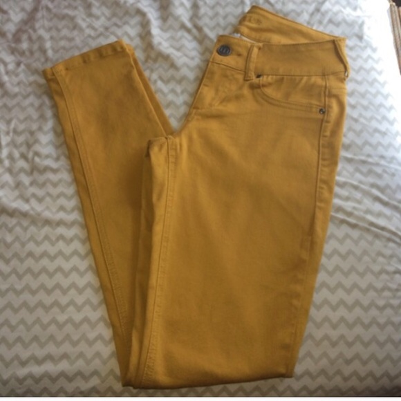 Gold jeggings!