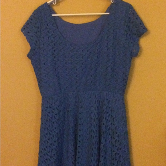 Textured Hi Low Dress - Picture 2 of 4