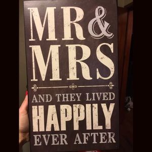Mr and Mrs sign