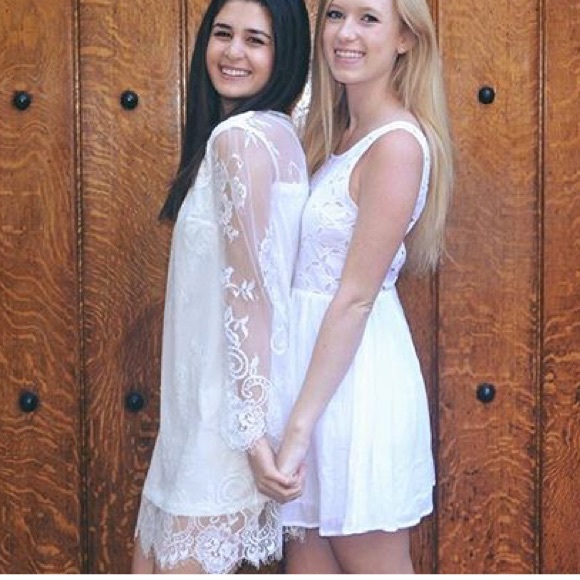 White lace dress - Picture 1 of 4