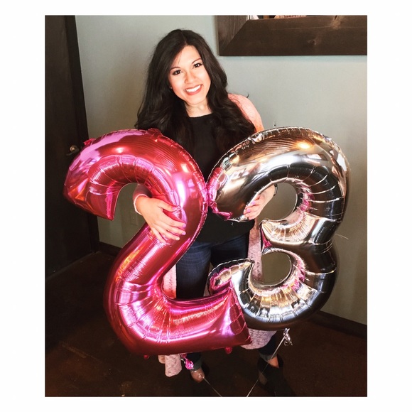 Meet your Posher, Anna - Picture 2 of 2