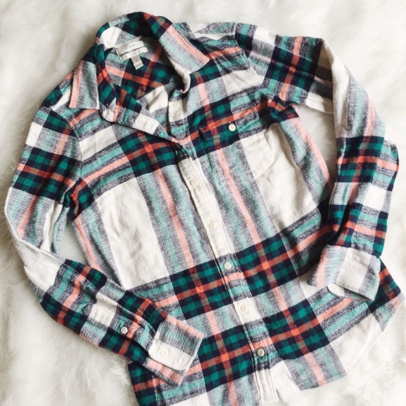 ❌SOLD❌ J. Crew Boy Shirt in Rock Salt Plaid - Picture 2 of 4